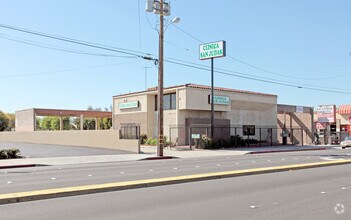 Bell commercial property exterior and parking